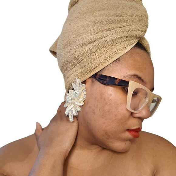 Vintage Gold Sequin and Pearl Clip-On Earrings | 3.50" | Circa 1980s-1990s - Picture 9 of 14